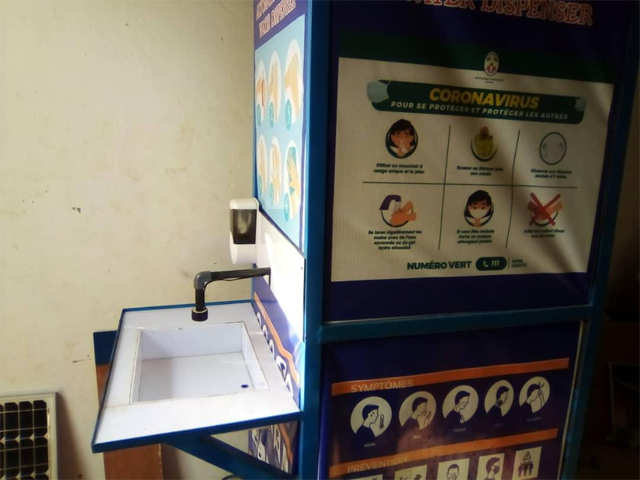 Covid-19 : J & P Technologie lance sur le marché un distributeur automatique de savon et d’eau 100% togolais